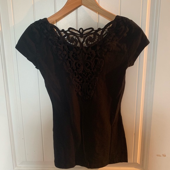 🌲2/$30🌲 Laced back T-shirt GARAGE - Picture 2 of 4